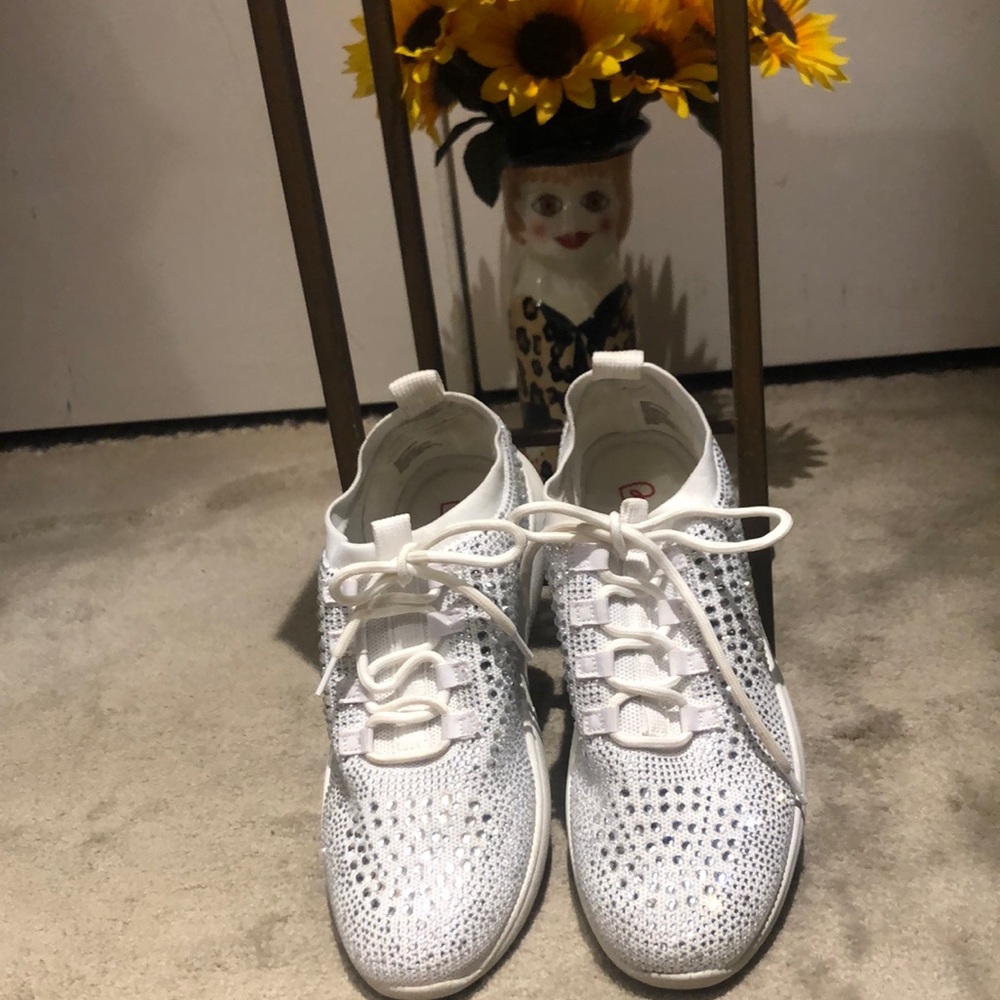 Blondo waterproof sparkly sequin sneakers. Slip on. very comfy. Size 8M - Picture 4 of 7